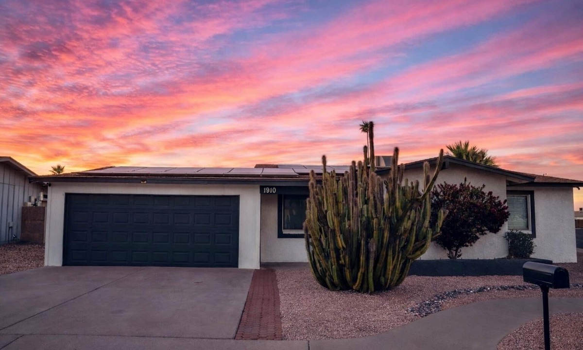 Dobson Ranch House | 4-bdrm, Sauna, Gym and Private Pool, Perfectly located! - Casa Azul Retreat