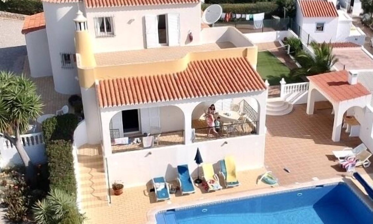 Mato Serrao Villa | 4 Bed Private Villa. Heated 10m pool. Tennis court. 800m to beach.