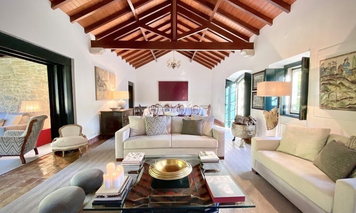 Banzao House | A typical Portuguese but luxury and high standards villa
