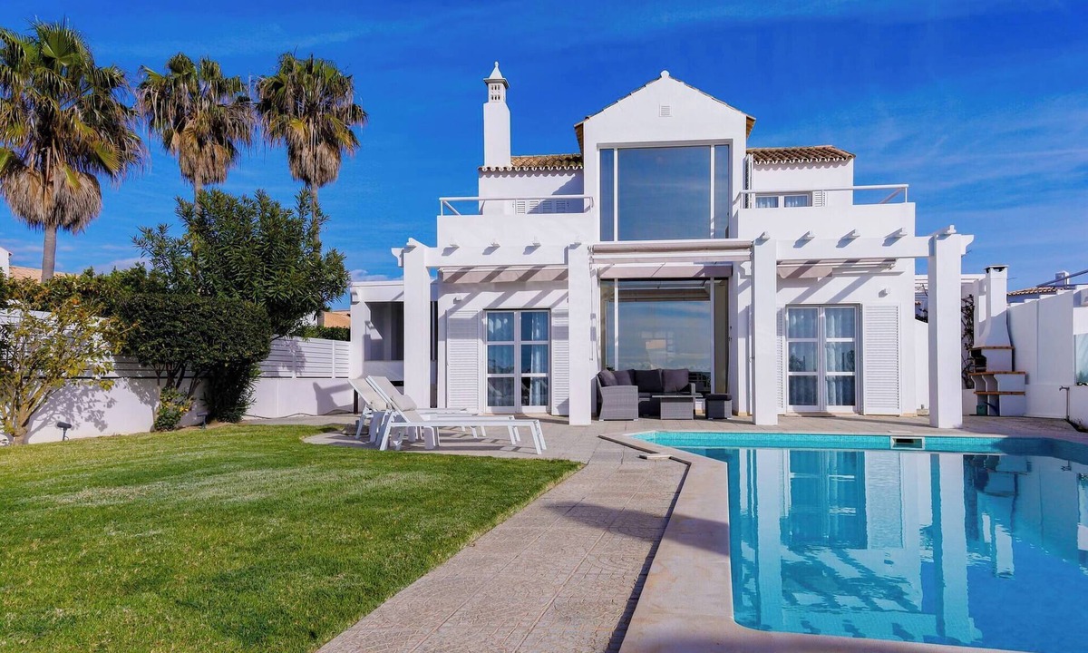 Gale Villa | A Villa Panorama, Praia da Galé