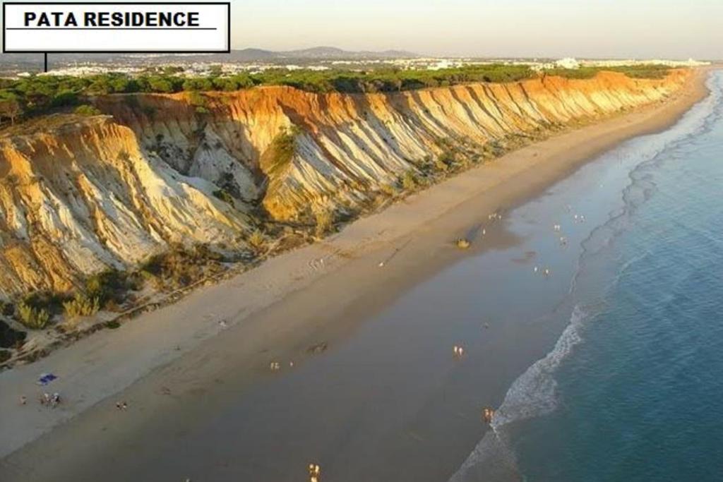 Pata de Baixo Apartment | Albufeira 1 bedroom apartment 5 min Falesia beach and close to center - J