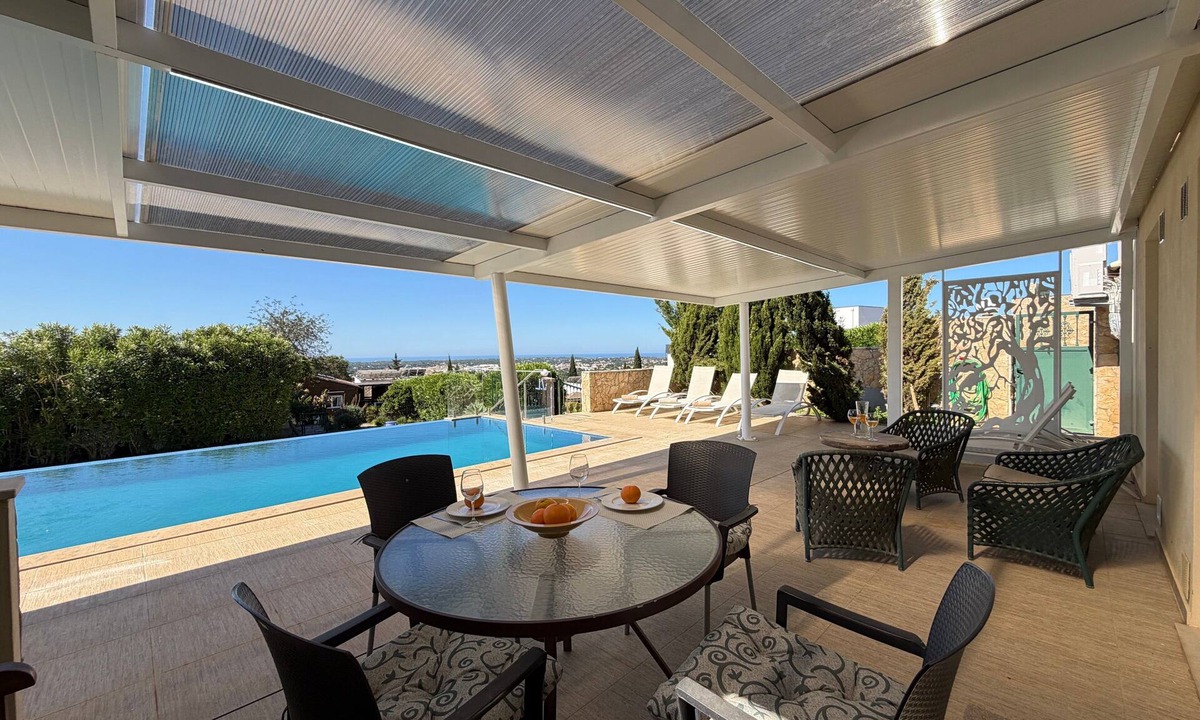 Cerro do Mocho Apartment | Apartment Abelha with Sea View, Infinity Pool, Shared Garden & Wi-Fi
