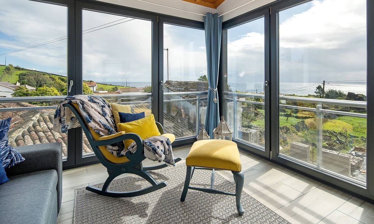 Praia da Vitoria Apartment | Apartment 'Cantinho Da Maresia' with Sea View, Wi-Fi and Air Conditioning