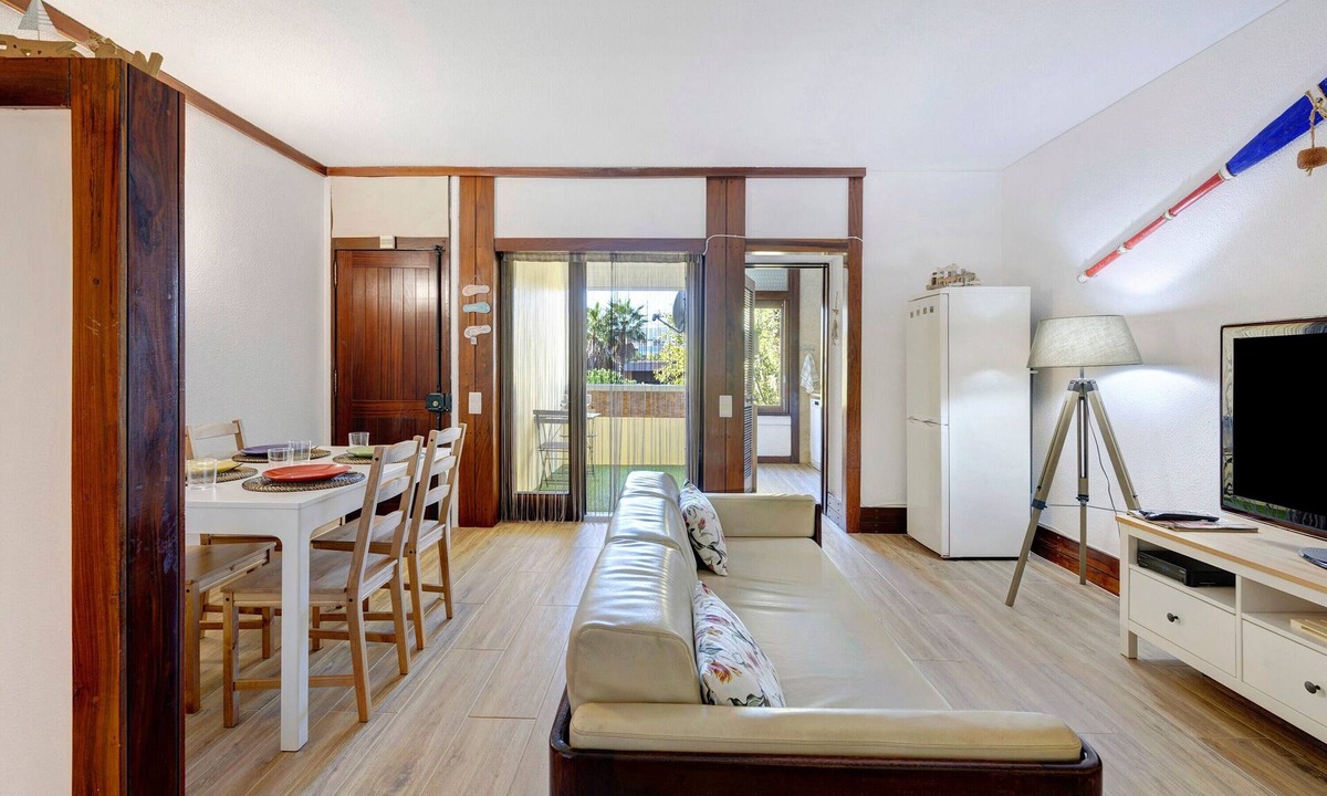 Carvalhal Apartment | Apartment "Casa de Praia Tróia" close to the Beach with Balcony