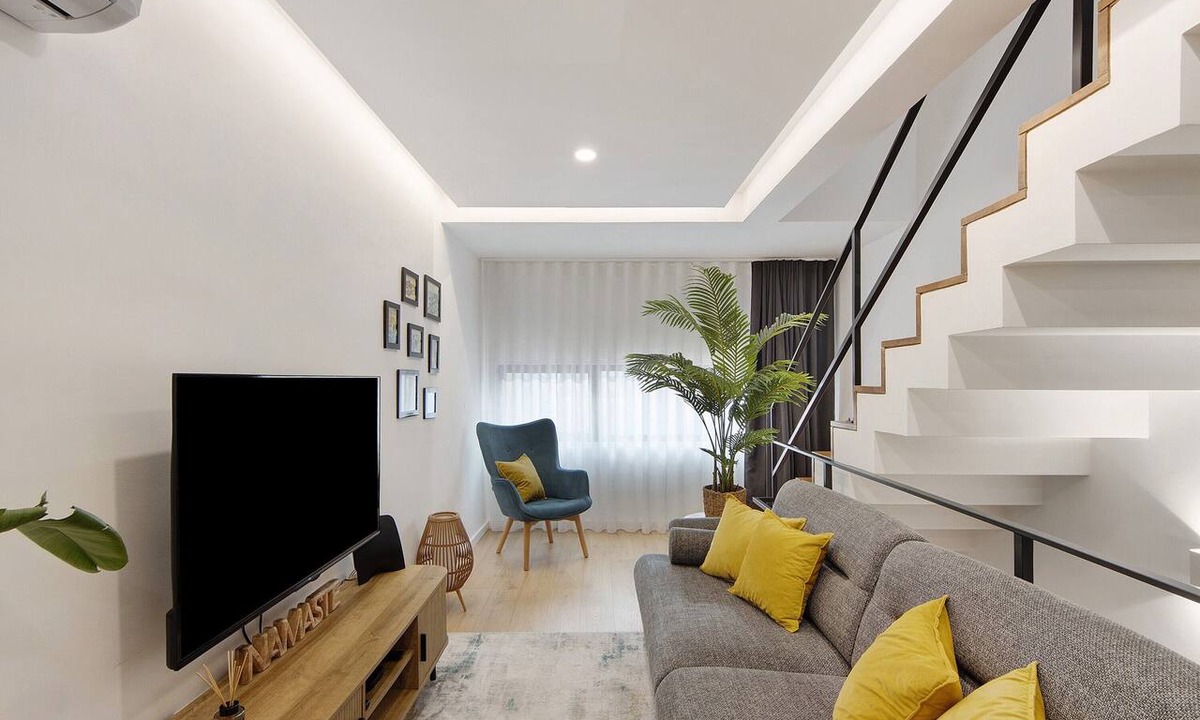 Aveiro Apartment | Apartment 'Casa Ponte Dos Namorados' with Balcony, Wi-Fi and Air Conditioning