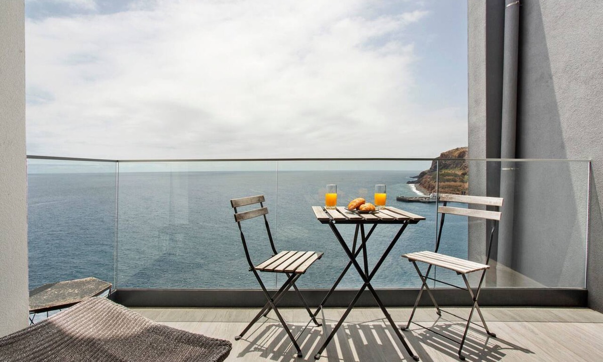 Gaula Apartment | Apartment 'Ocean Cliff' with Sea View, Balcony and Wi-Fi