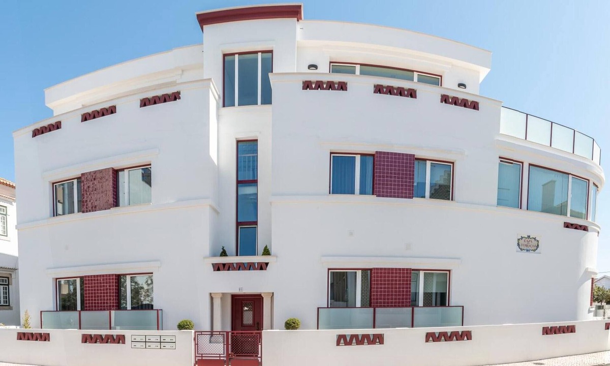 Sao Martinho do Porto Apartment | Apartment 'Casa Dos Terraços T2 Rc' with Balcony, Wi-Fi and Air Conditioning