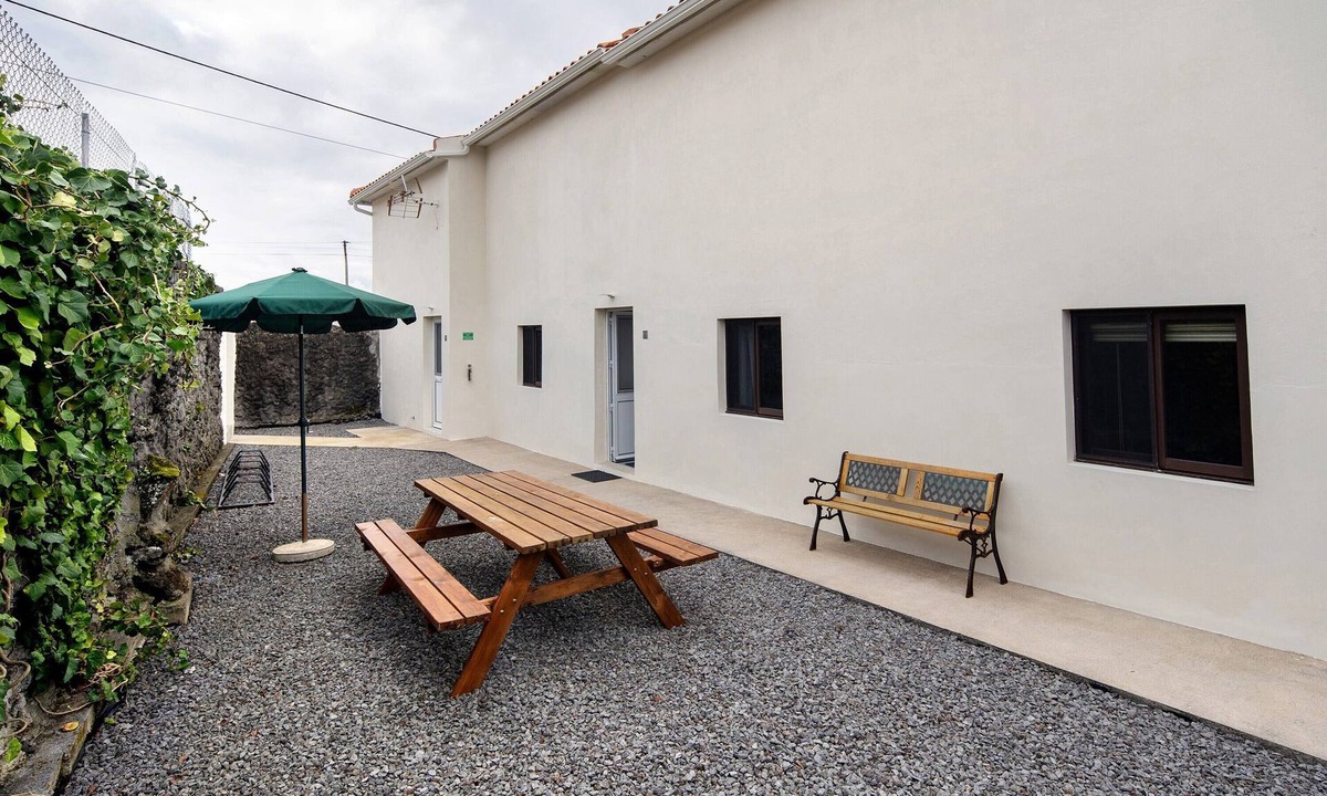 Madalena Apartment | Apartment 'Valverdeapart' with Private Terrace and Wi-Fi