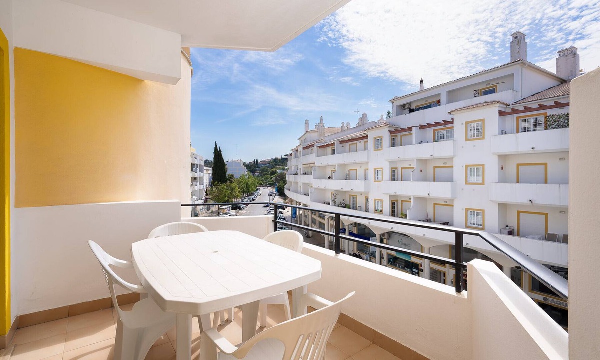Mato Serrao Apartment | Aurora Sol 333 – Central Apartment Just Steps from the Beach in the Charming Village of Carvoeiro