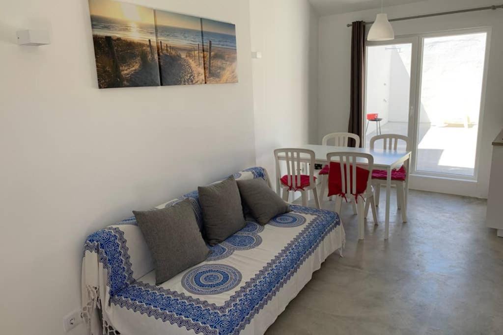 Trafaria House | Beach, Surf and City - 1 bedroom villa
