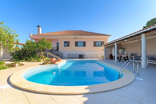 Aldeia de Brescos Villa | Beautiful Deluxe Villa 4 Bedroom