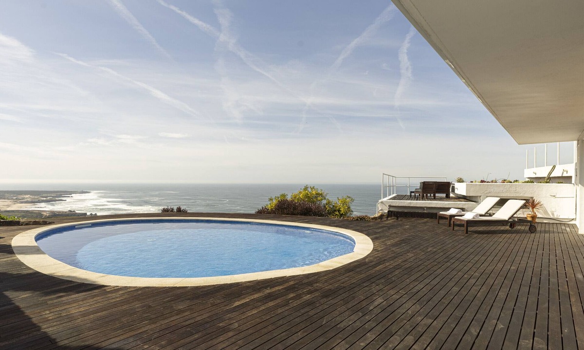 Monserrate Villa | Biscaia Blue Horizon by Clama Retreats