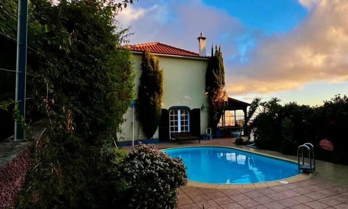 Estreito da Calheta Villa | Blooming Botanic Houses