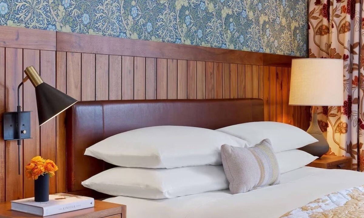 Mount Vernon Hotel | Bold Spirit: Unique Stay Near Mt Vernon Place Washington Monument & Museum