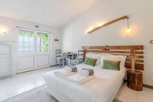 Barroselas Apartment | Buganvílias House at Fountain Retreat I Pool, Jacuzzi & Sports Escape