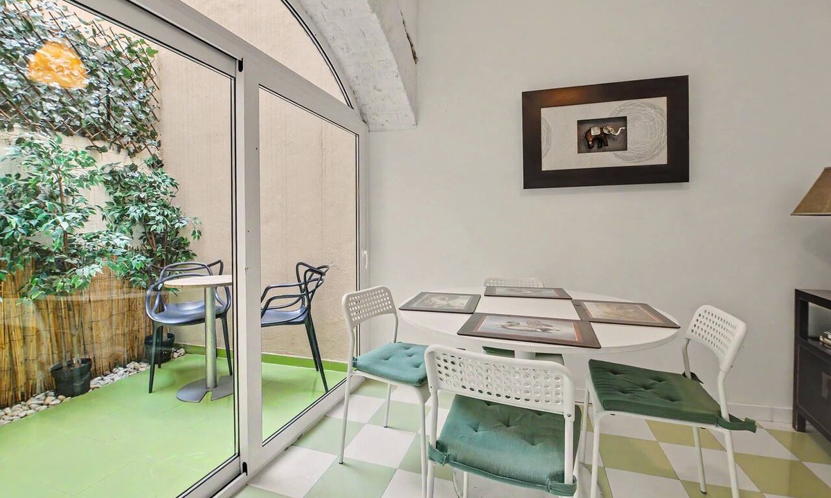 Bairro Alto Apartment | ‘Cantinho Lisboa Florista’ Apartment with Wi-Fi and Air Conditioning