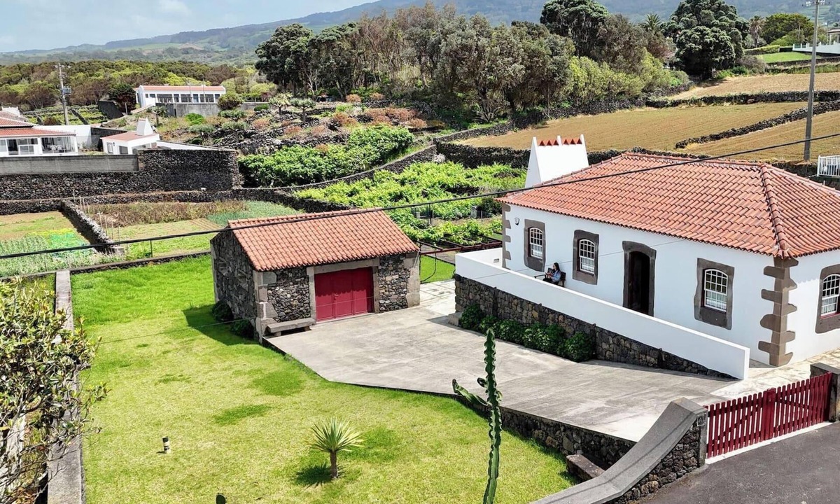 Biscoitos House | Casa da Hortência Roxa by Ponta Negra Azores