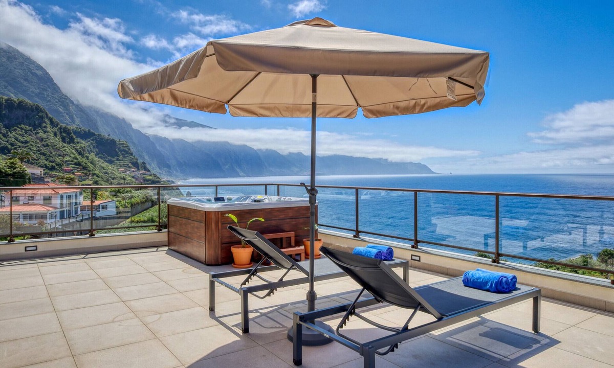 Ponta Delgada Apartment | Casa da Mercês I, a Home in Madeira