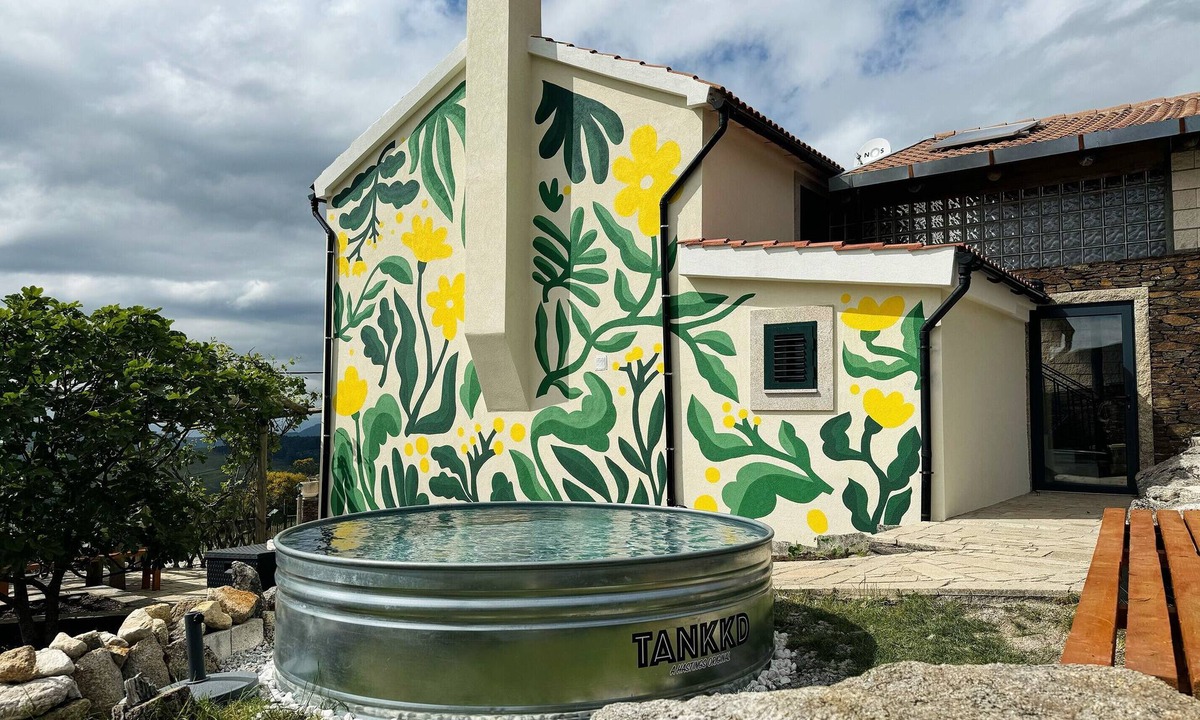 Barreiro Apartment | Casa das Giestas: Mountain View, Wi-Fi and Air Conditioning