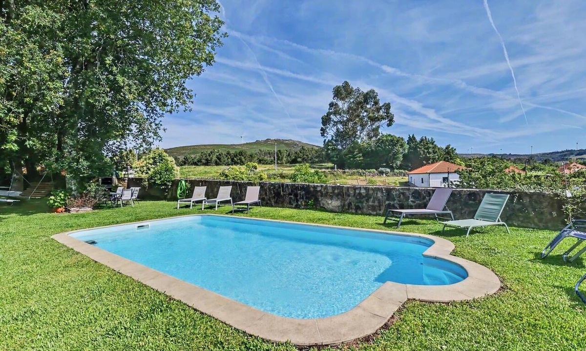 Paredes de Coura House | Casa de São Silvestre: Mountain View, Private Pool & Wi-Fi in Venade
