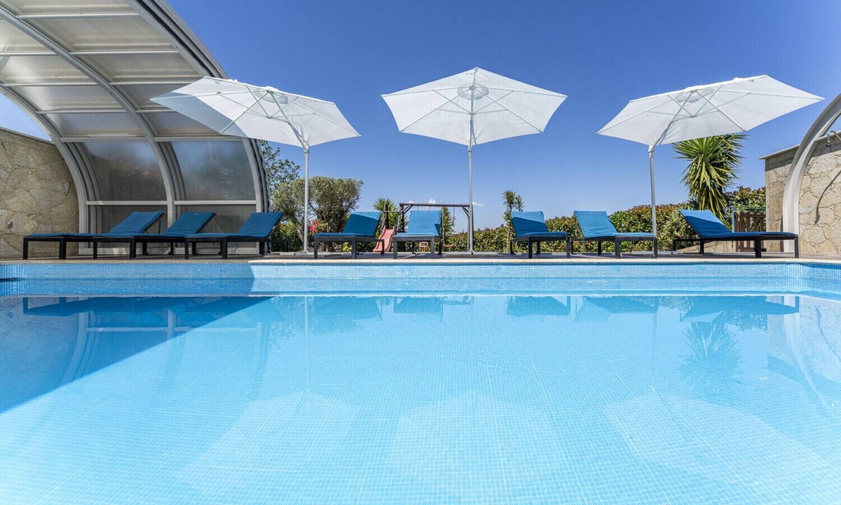 Ponte de Lima House | Casa do Paraiso - Luxury Villa: Heated Pool, Tennis Court and Garden