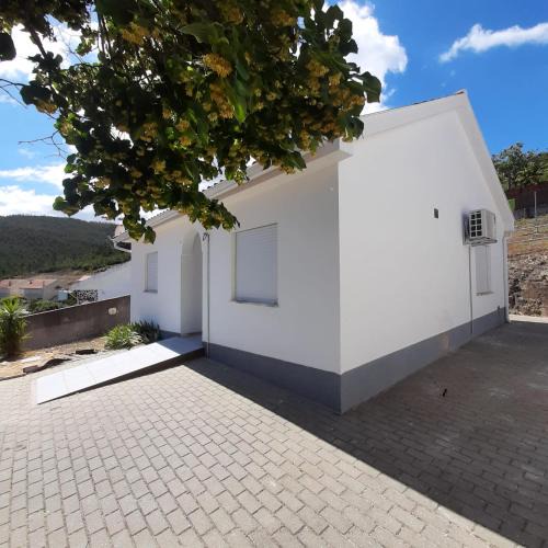 Pampilhosa da Serra House | Casas da Escola - "Casa da Professora" - Meãs