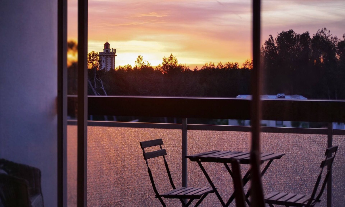Cascais Apartment | Cascais Lighthouse House - Coastal getaway with stunning views