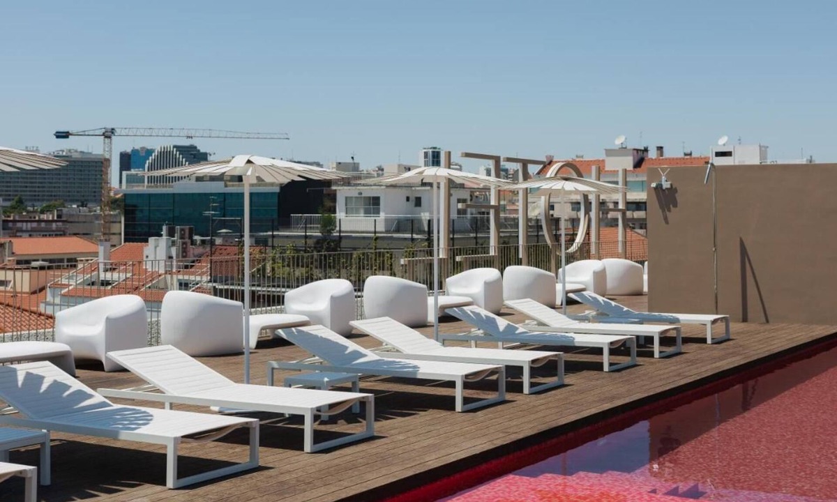 Sao Jorge de Arroios Hotel | Castle Glimpses, Magical Light Show & Pool Bliss—Your Lisbon Retreat Awaits
