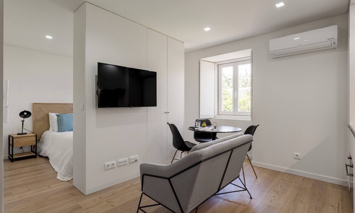 Linda-a-Velha Apartment | Charm Studio – Lisbon Getaway