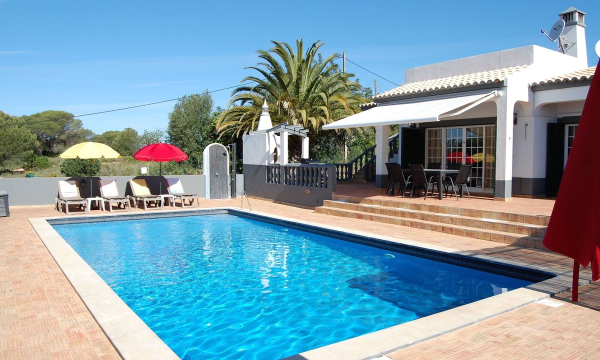 Benatrite Villa | Charming villa with 3 bedrooms, wifi, central heating and sea views