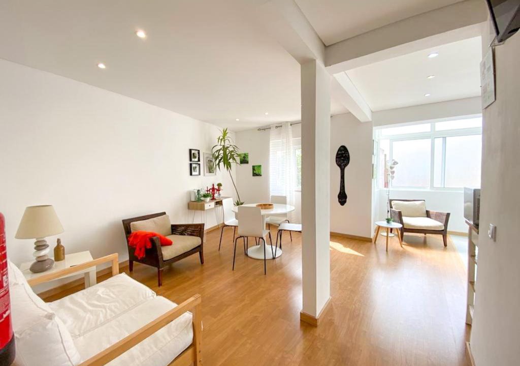 Setubal Apartment | Charroque