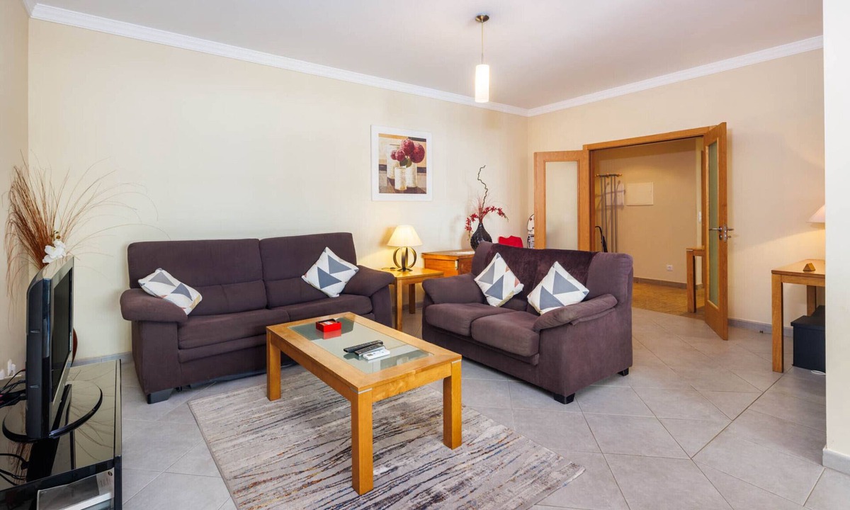 Mato Serrao Apartment | Colina verde H: Modern & Comfortable 2 Bed Apart