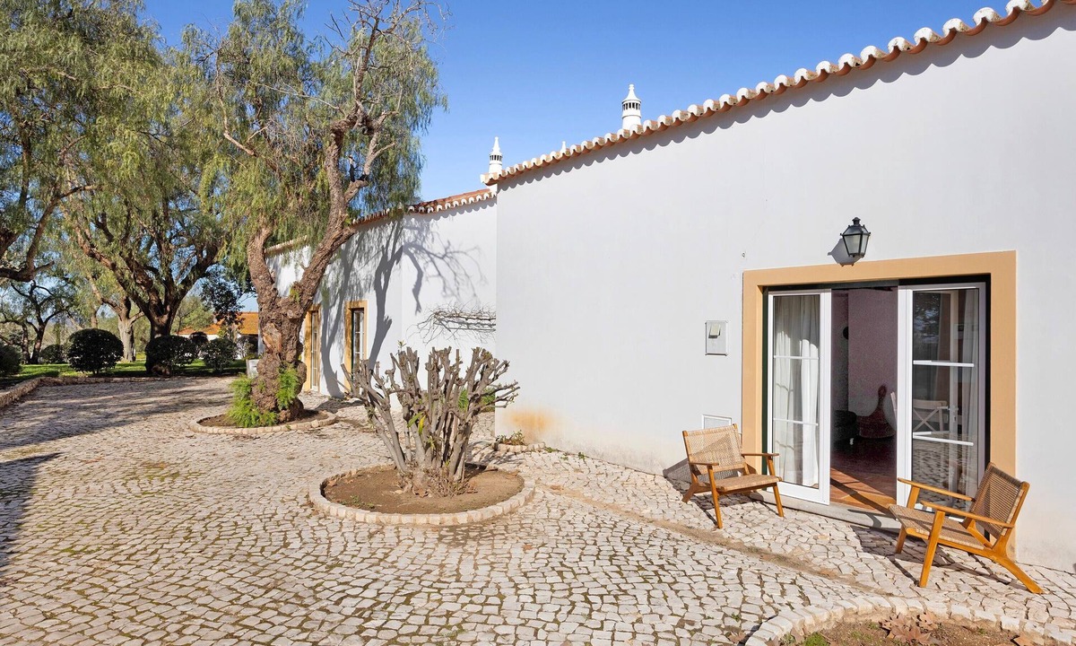 Donalda Villa | Country House "Daniel Cottage" with Mountain View, Shared Pool & Wi-Fi