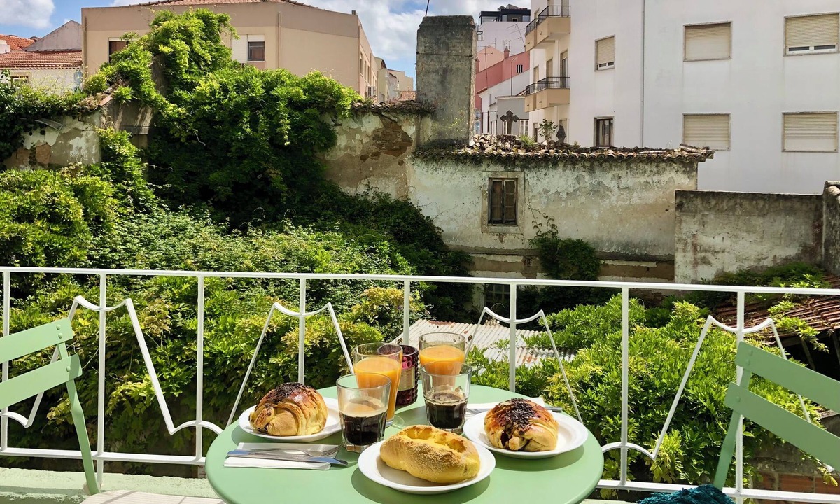 Santa Maria do Castelo e Sao Miguel Apartment | Design in the Historic Center, near the castle | 30 min from Lisbon