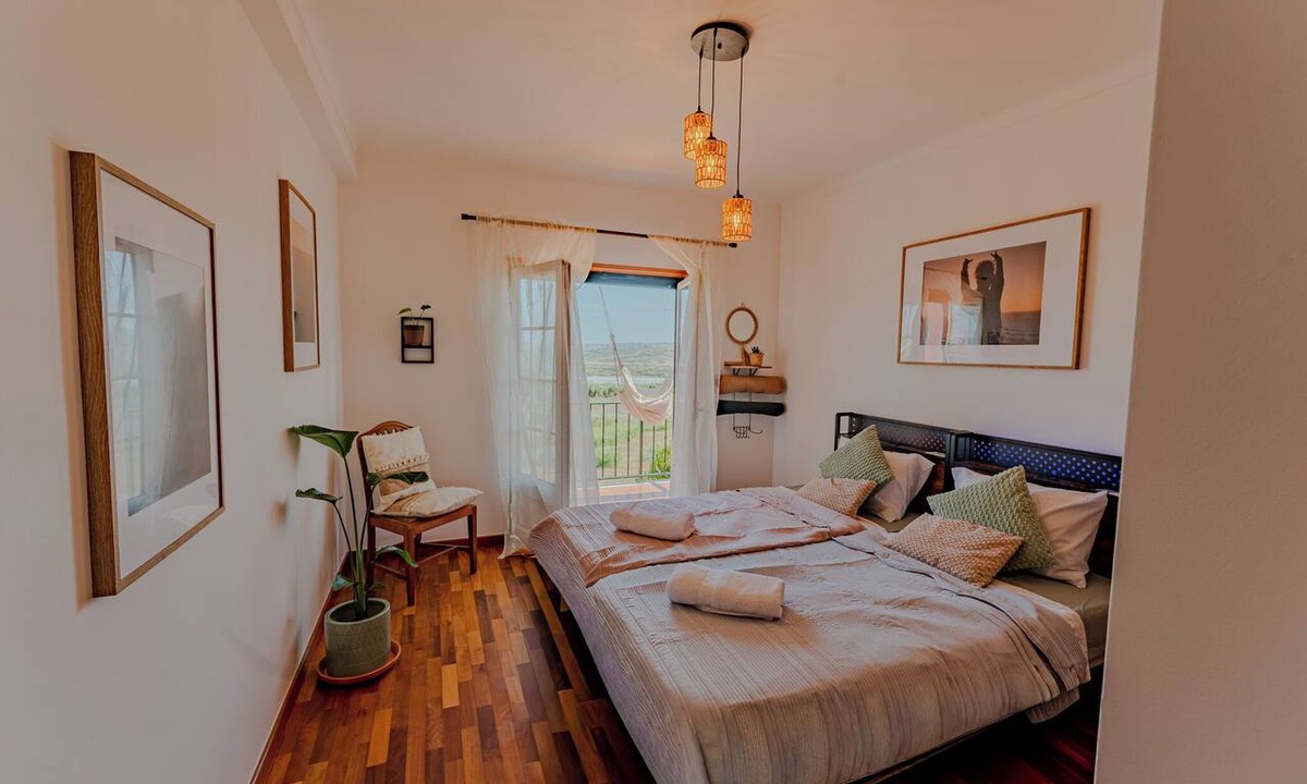 Torres Vedras House | Detached Beach House near Santa Cruz | Surf, Yoga & Ocean Views | Sleeps 8–10⁠