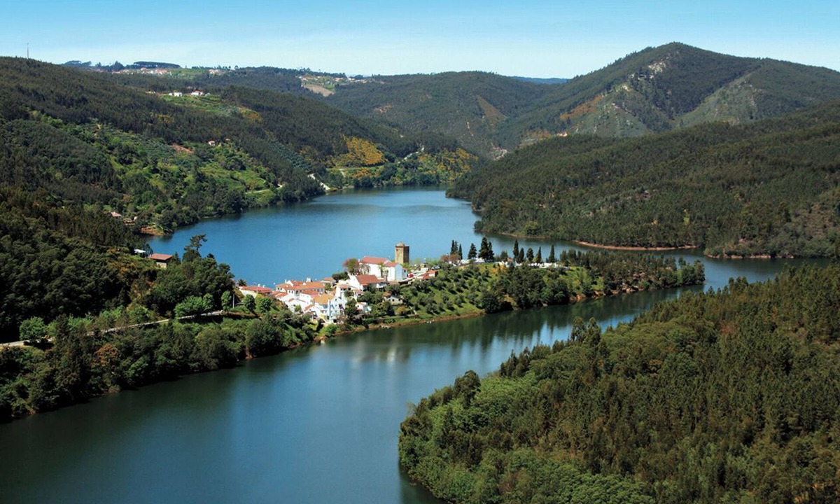 Nossa Senhora do Pranto House | Dornes the Mythical Land of the Templars