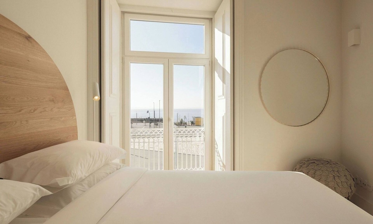 Se Hotel | Elegant 1BR | Stunning Tagus Views | Steps to Praça do Comércio Lisbon