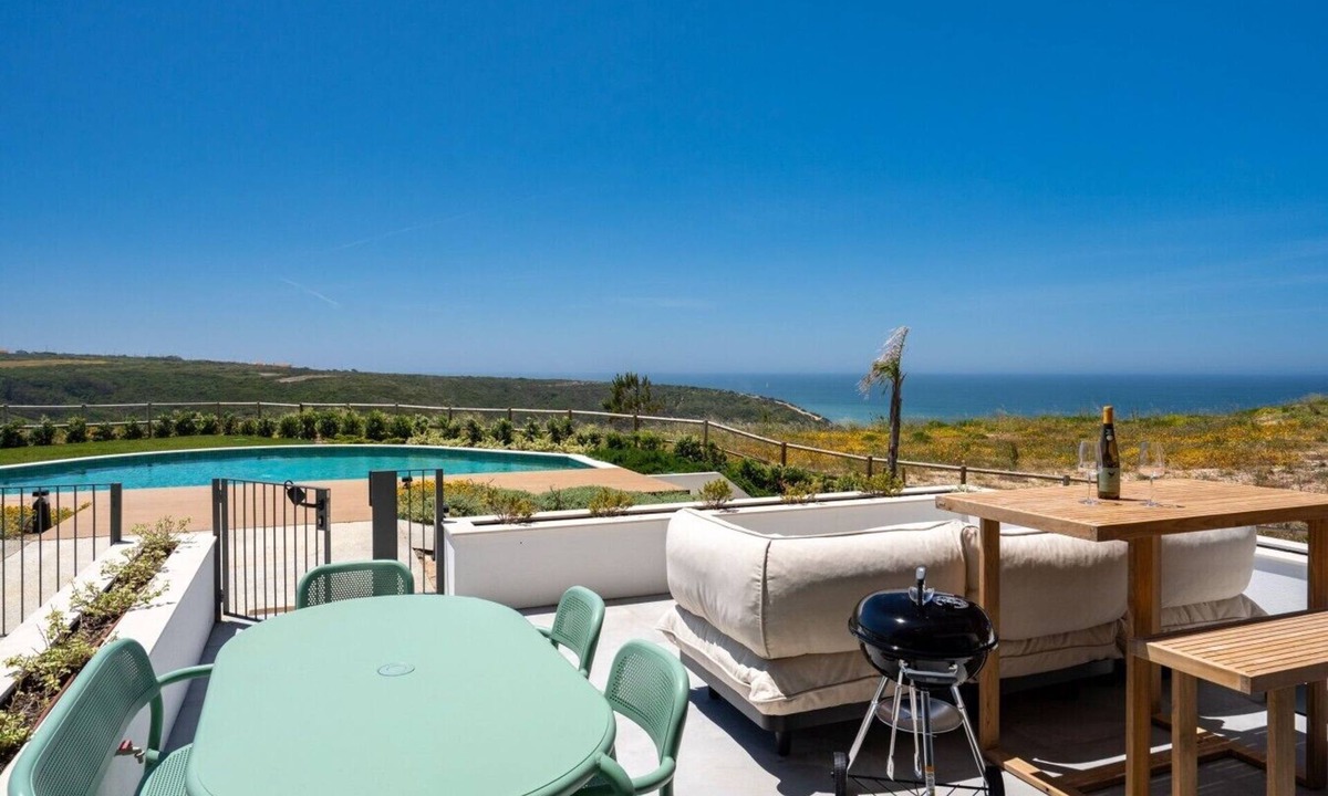 Barril de Cima House | Ericeira Wave Nest by Lisbeyond