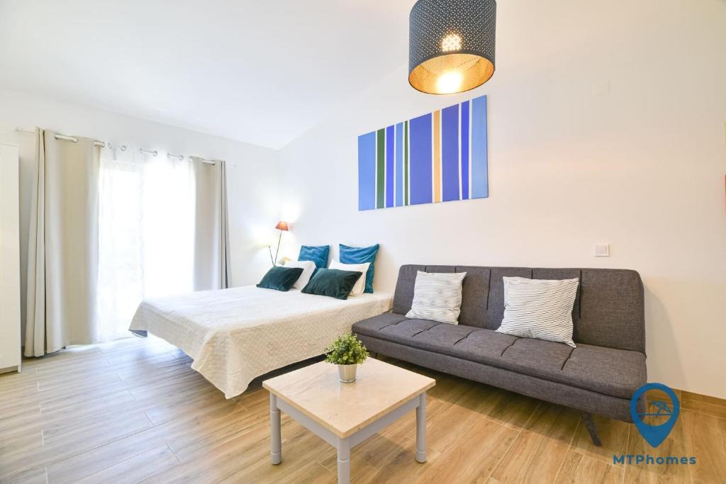 Montechoro Apartment | Estúdio Solar B by MTPhomes