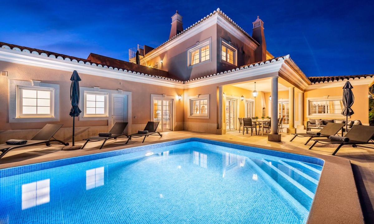 Quinta do Lago House | Extraordinary Villa on an elevated position in Quinta do Lago.