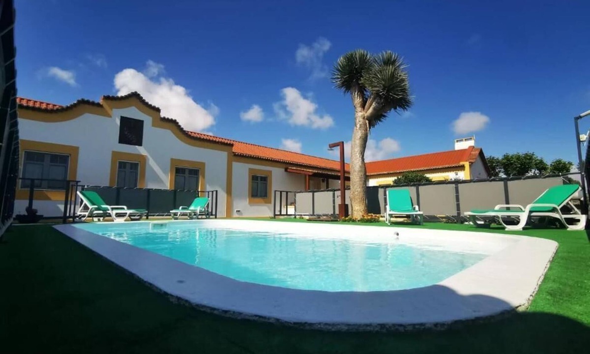 Relva House | Farm with Private Pool in Açores