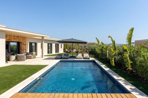 Montenegro House | Faro Luxury Home with Heated Pool and Garden