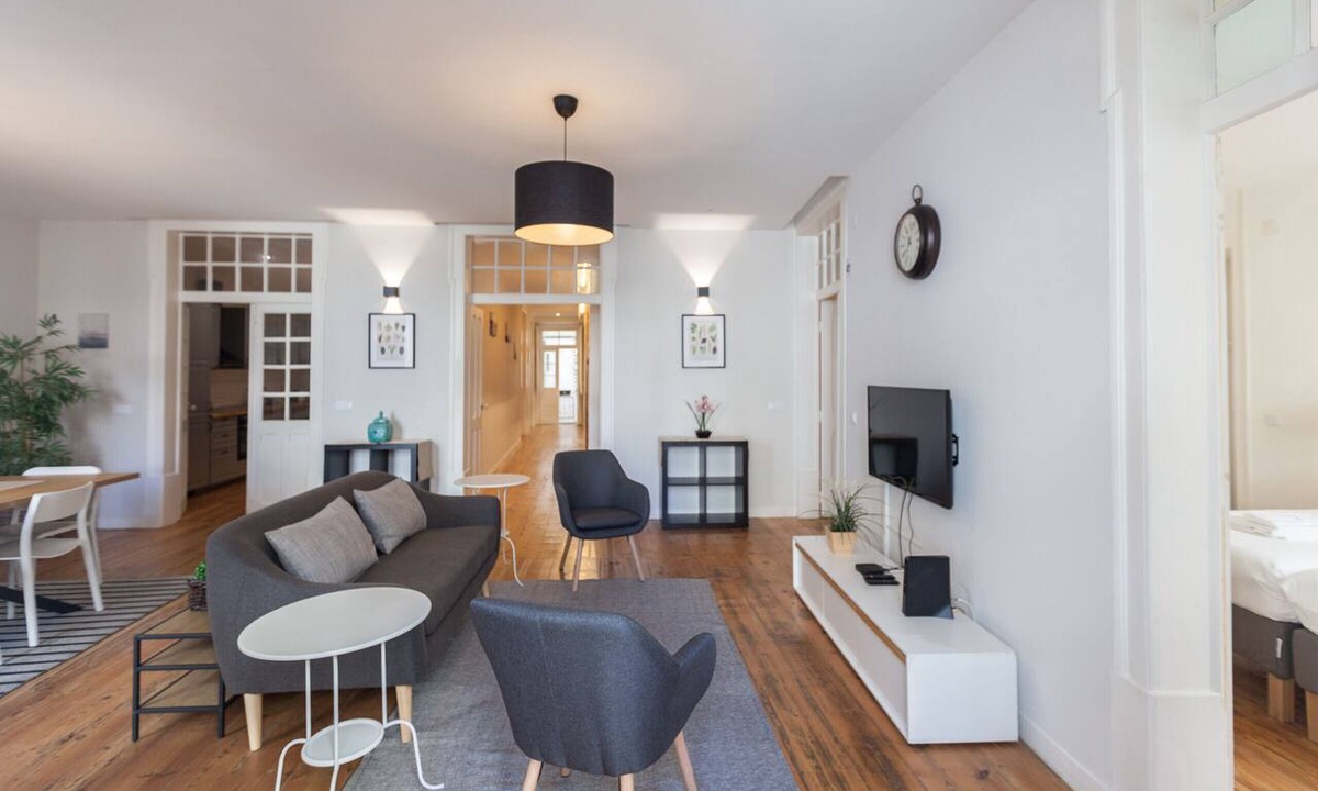 Encarnacao Apartment | FLH Bairro Alto Spacious Apartment