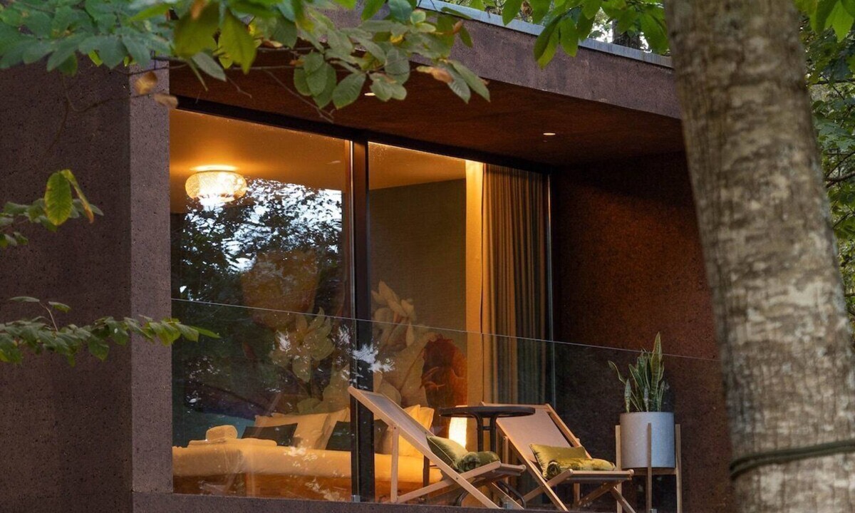 Barroselas House | Flower Retreat Bungalow | Serene Garden & Pool