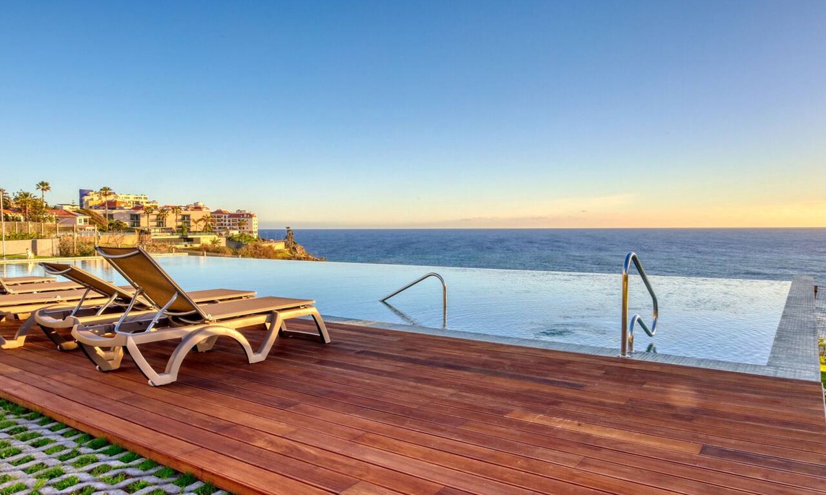 Sao Martinho Apartment | Funchal Acqua Blue 3O, a Home in Madeira