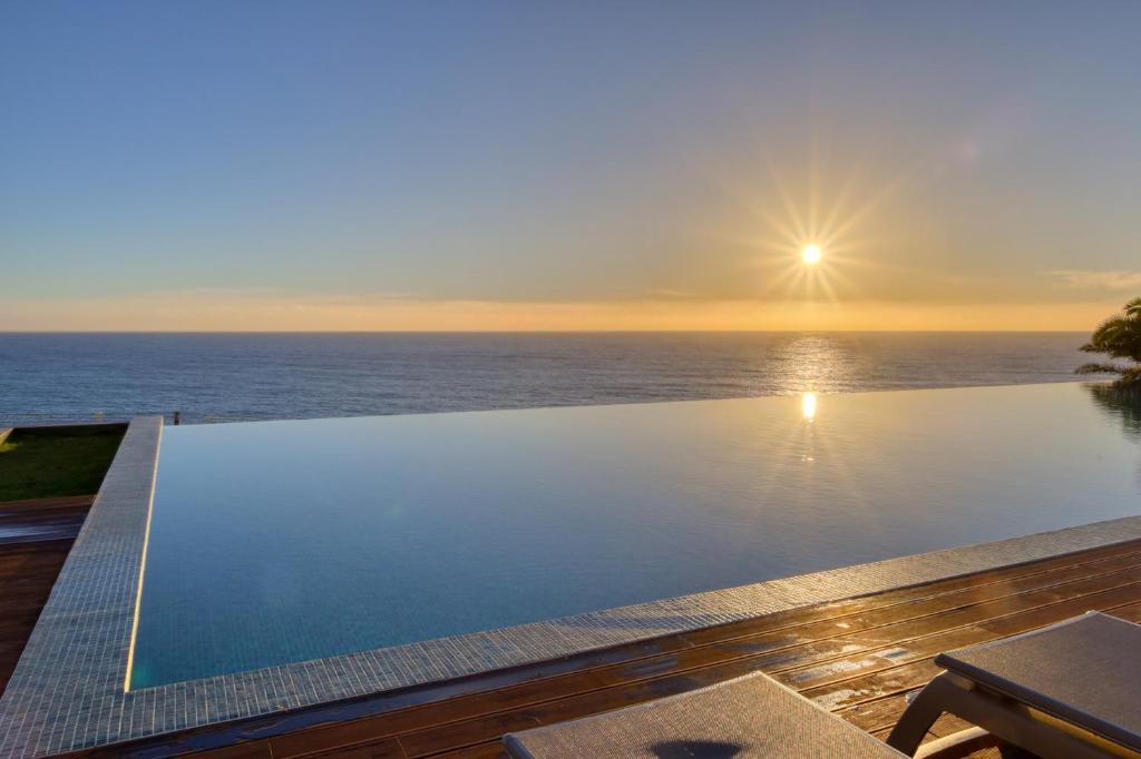 Sao Martinho Apartment | Funchal Acqua Blue 5L, a Home in Madeira