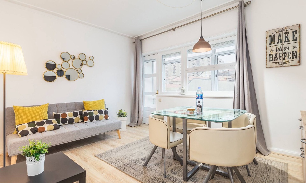 Mafamude Apartment | Gaia Cosy 3D by Hopstays | Near the Metro