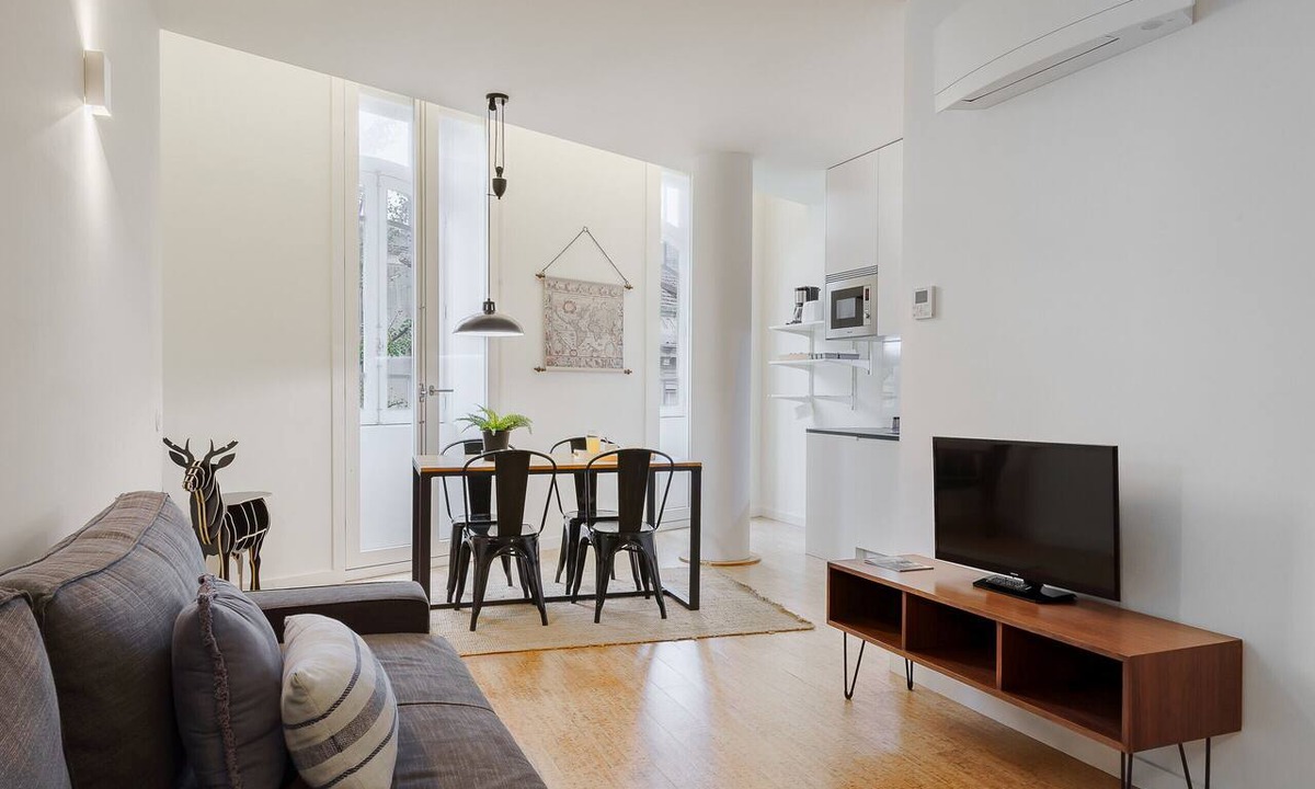 Centro / Baixa Apartment | Galerias On Trend Nightlife by Feel Porto