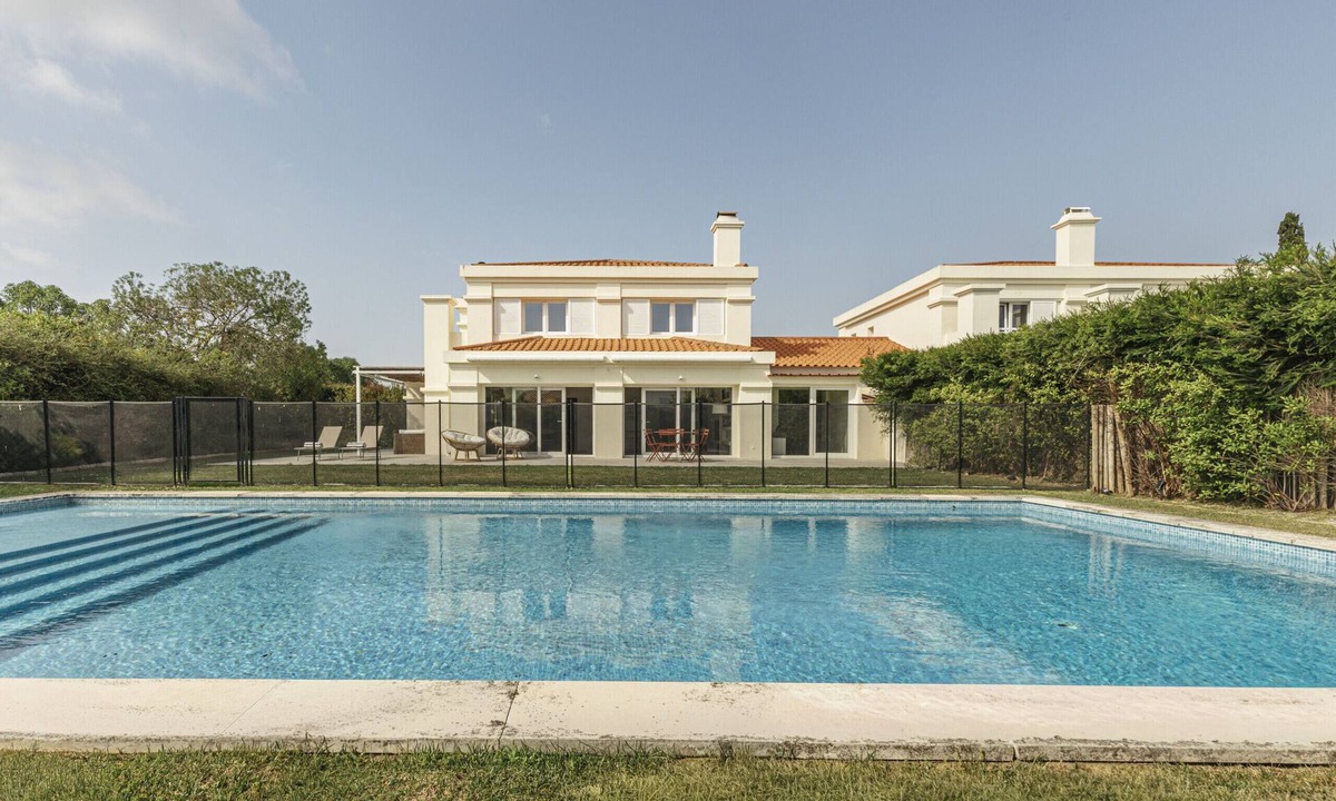 Sao Pedro de Penaferrim Villa | Golf Escape Villa by Cadenzalux
