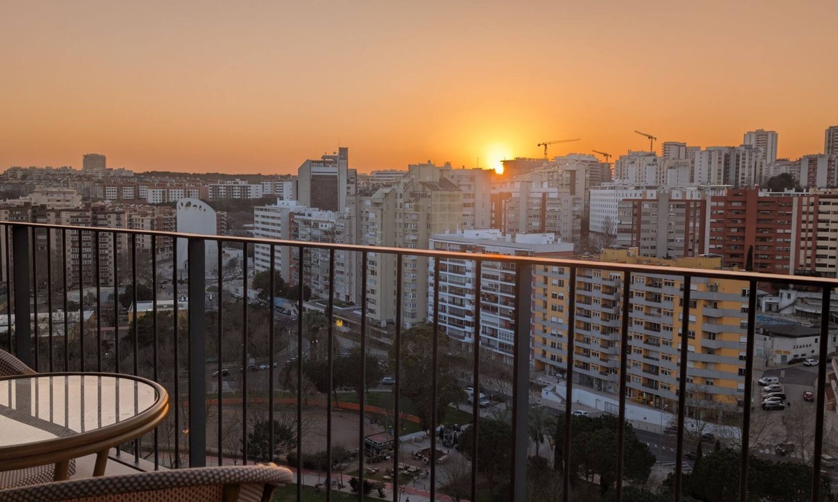 Linda-a-Velha Apartment | Gorgeous Apartment with city view by LovelyStay